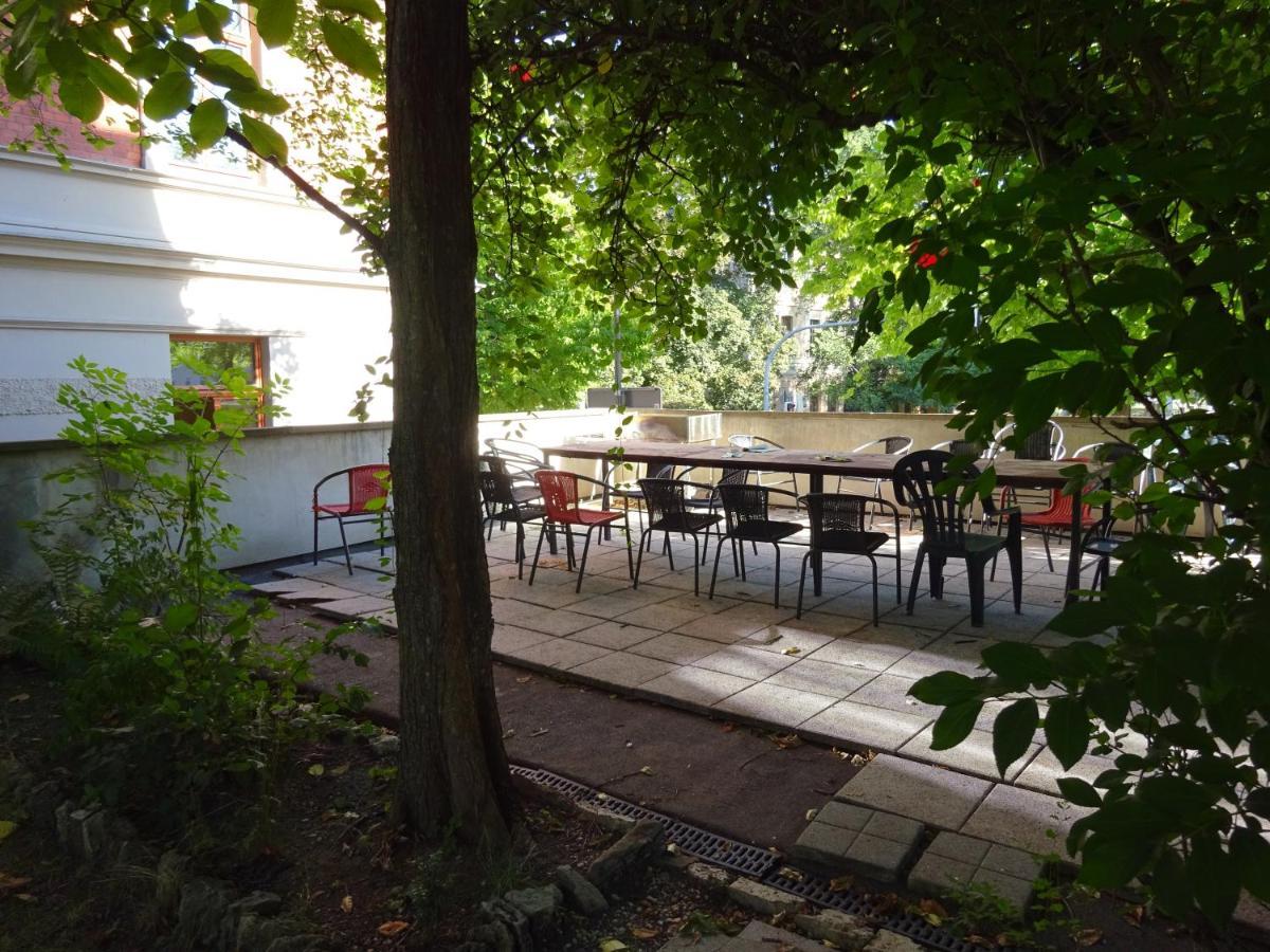 וויימר Hummel Hostel - Historische Stadtvilla Mit Garten מראה חיצוני תמונה
