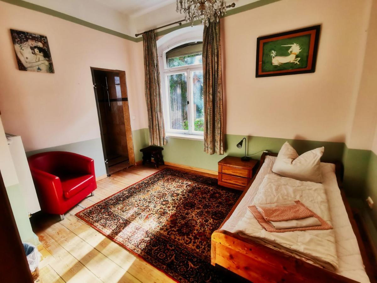 וויימר Hummel Hostel - Historische Stadtvilla Mit Garten מראה חיצוני תמונה