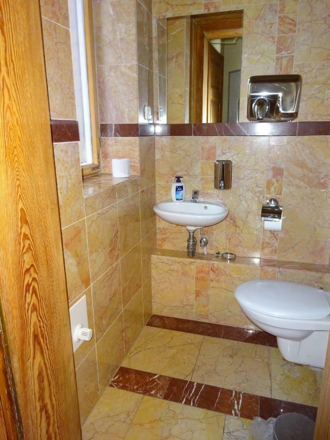 וויימר Hummel Hostel - Historische Stadtvilla Mit Garten מראה חיצוני תמונה