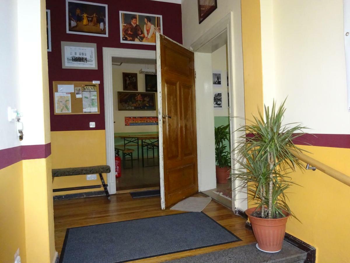 וויימר Hummel Hostel - Historische Stadtvilla Mit Garten מראה חיצוני תמונה