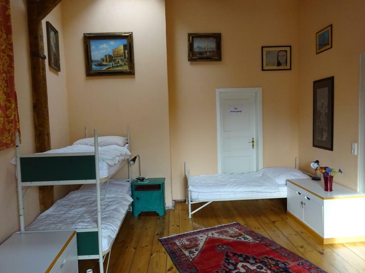 וויימר Hummel Hostel - Historische Stadtvilla Mit Garten מראה חיצוני תמונה