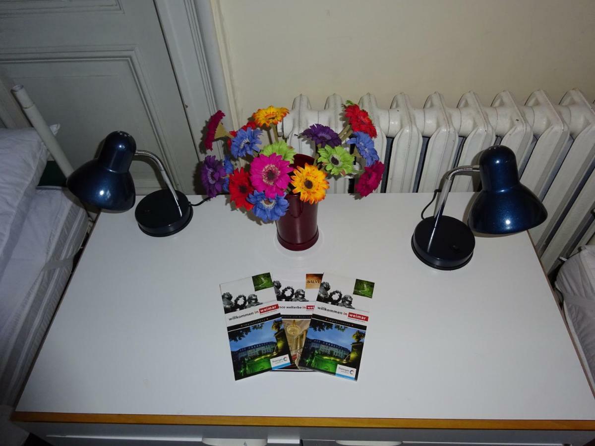 וויימר Hummel Hostel - Historische Stadtvilla Mit Garten מראה חיצוני תמונה