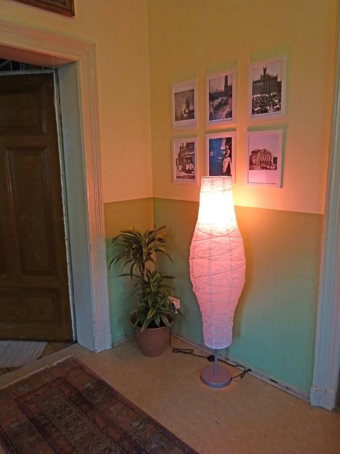 וויימר Hummel Hostel - Historische Stadtvilla Mit Garten מראה חיצוני תמונה