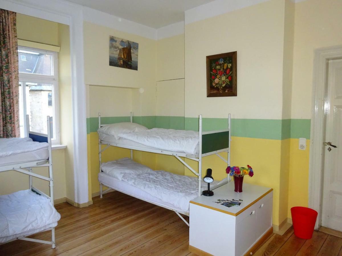 וויימר Hummel Hostel - Historische Stadtvilla Mit Garten מראה חיצוני תמונה
